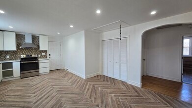 37 Maple Ridge Dr in Farmington, CT - Building Photo - Building Photo