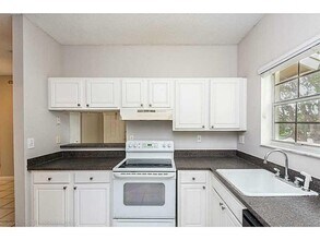 1821 NW 96th Ter, Unit 5-o in Pembroke Pines, FL - Foto de edificio - Building Photo