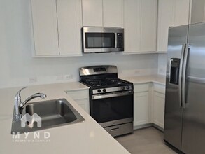 539 River Run Wy in San Antonio, TX - Foto de edificio - Building Photo