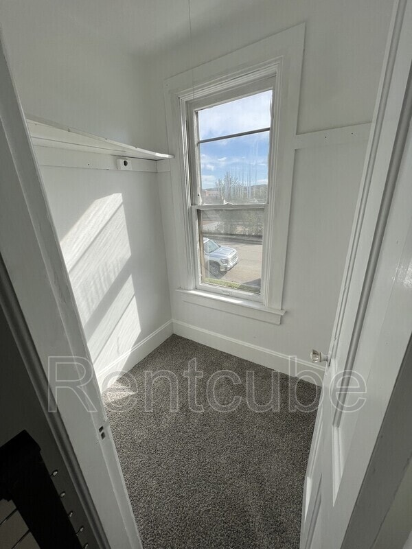 property at 611 Garfield Ave