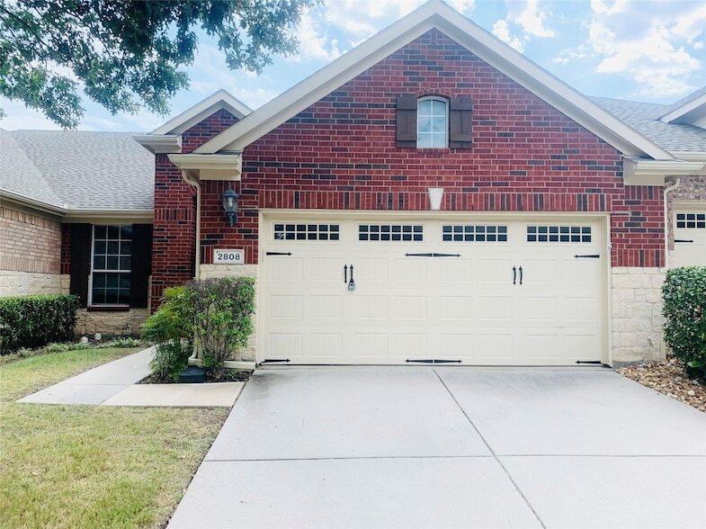 2808 Mott St in Plano, TX - Building Photo