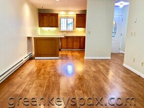 2714 SE 138th Ave in Portland, OR - Building Photo - Building Photo