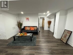 69 St Hubert Dr in Brampton, ON - Building Photo - Building Photo