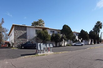 Jerrie Avenue Apartments in Tucson, AZ - Foto de edificio - Building Photo