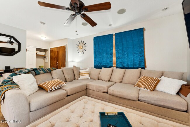 4251 N Miller Rd in Scottsdale, AZ - Building Photo - Building Photo