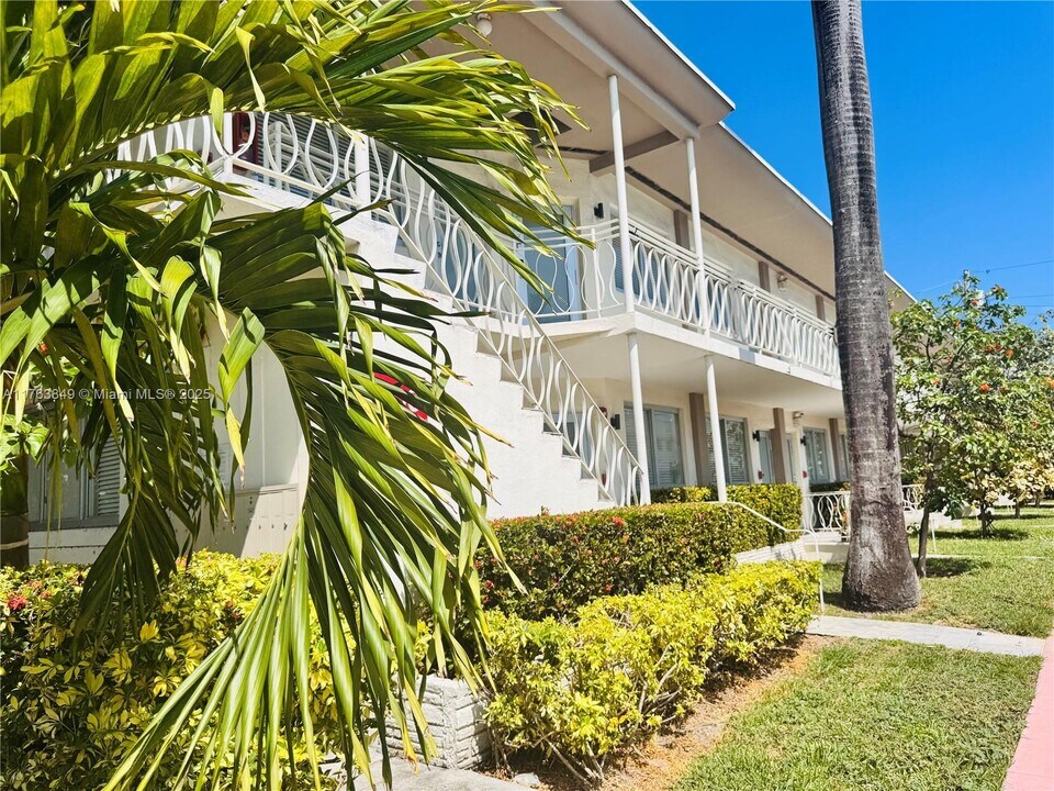1601 Meridian Ave in Miami Beach, FL - Building Photo