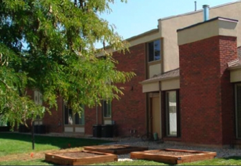Spring Hollow Apartments in Logan, UT - Foto de edificio - Building Photo