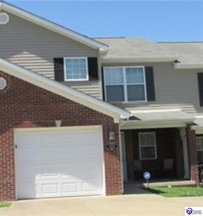 103-1F-1-E College Station Ct in Elizabethtown, KY - Building Photo
