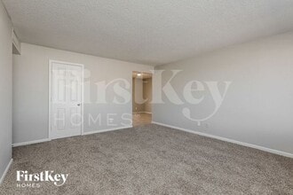 8807 W Mercer Ln in Peoria, AZ - Foto de edificio - Building Photo