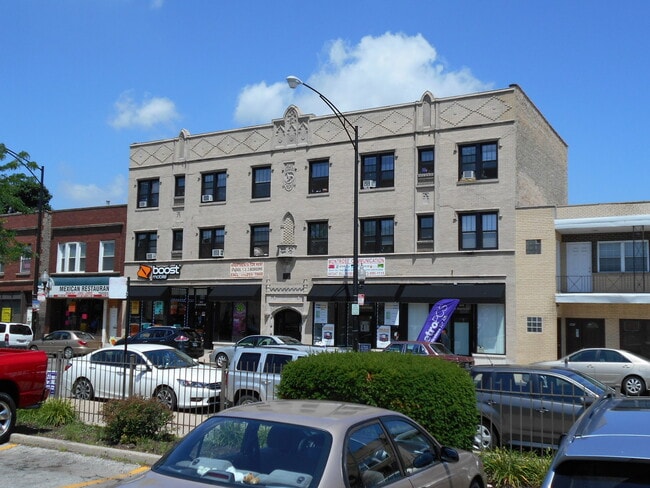 property at 3412 W Montrose Ave