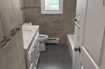 848 Center Dr in Baldwin, NY - Building Photo - Building Photo