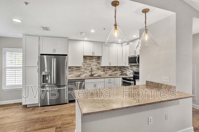 1655 The Greens Way in Jacksonville, FL - Building Photo - Building Photo
