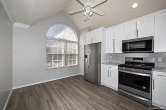 238 Village Green Dr in Port Jefferson Station, NY - Building Photo - Building Photo