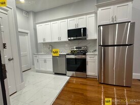 474 Commonwealth Ave, Unit 3 in Boston, MA - Building Photo
