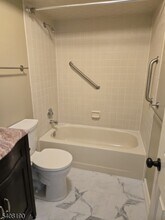 147 Mockingbird Ct in Three Bridges, NJ - Building Photo - Building Photo