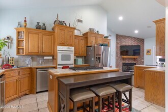 102 Lockeport Cir in Lafayette, LA - Building Photo - Building Photo