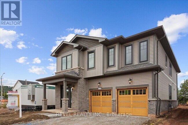 120 Starfire Cres in Hamilton, ON - Building Photo - Building Photo