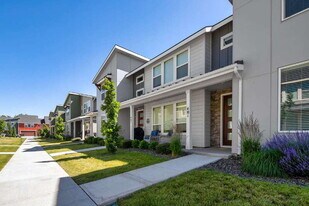 401 N Tessa Ave in Meridian, ID - Building Photo