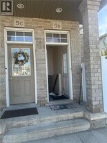 5 Westmeadow Dr in Kitchener, ON - Building Photo