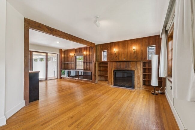 1610 N Greenbrier St in Arlington, VA - Building Photo - Building Photo