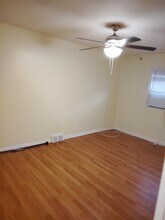 1346 Pennwood Rd in Philadelphia, PA - Building Photo - Building Photo