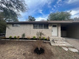 907 Possum Trot St in Austin, TX - Building Photo