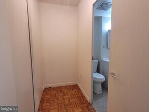 604 S Washington Square in Philadelphia, PA - Building Photo - Building Photo