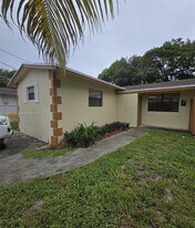 1905 SW 11th St in Fort Lauderdale, FL - Building Photo