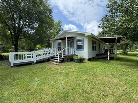 2300 Bowler Rd in Waller, TX - Building Photo