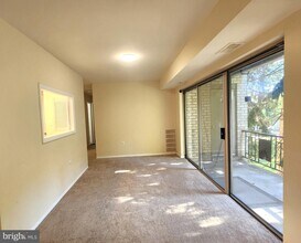 12215 Braxfield Ct in North Bethesda, MD - Building Photo - Building Photo