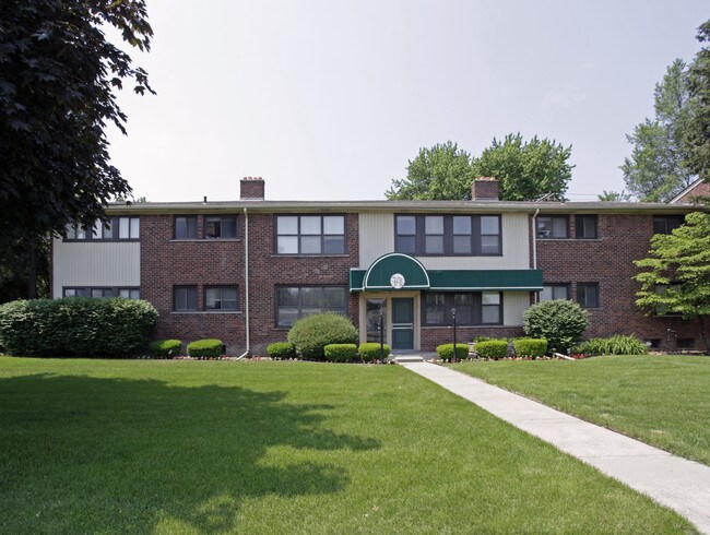 25987 Woodward Ave in Royal Oak, MI - Foto de edificio - Building Photo
