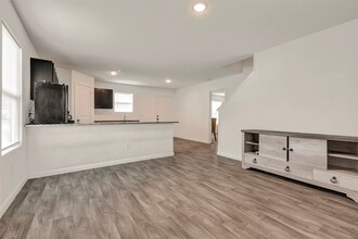 307 Rd 5138 in Cleveland, TX - Building Photo - Building Photo