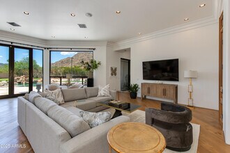 6502 N Lost Dutchman Rd in Paradise Valley, AZ - Building Photo - Building Photo