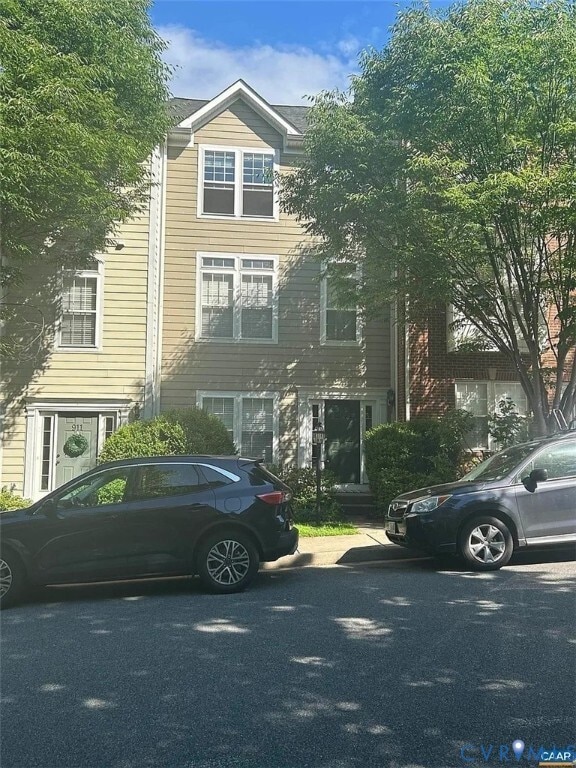 property at 913 Bing Ln