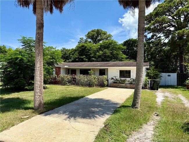 property at 1002 SE 15th Ct