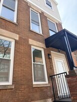 2719 W Augusta Blvd in Chicago, IL - Building Photo