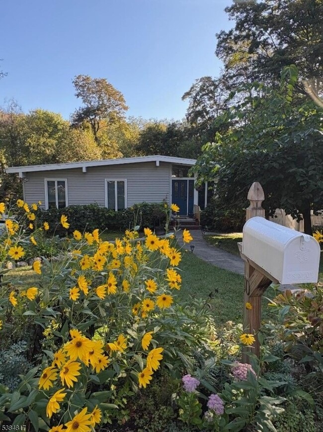property at 10 Judith Ann Dr