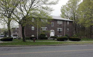 Curtis Arms Apartments in Newtonville, MA - Building Photo - Building Photo