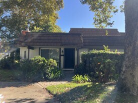 10416 Larwin Ave in Chatsworth, CA - Building Photo