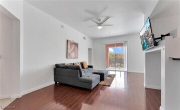 47 E Agate Ave, Unit 303 in Las Vegas, NV - Building Photo - Building Photo