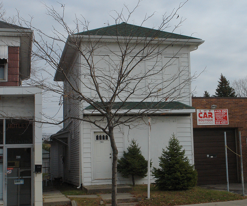 2103 S Calhoun St in Fort Wayne, IN - Foto de edificio