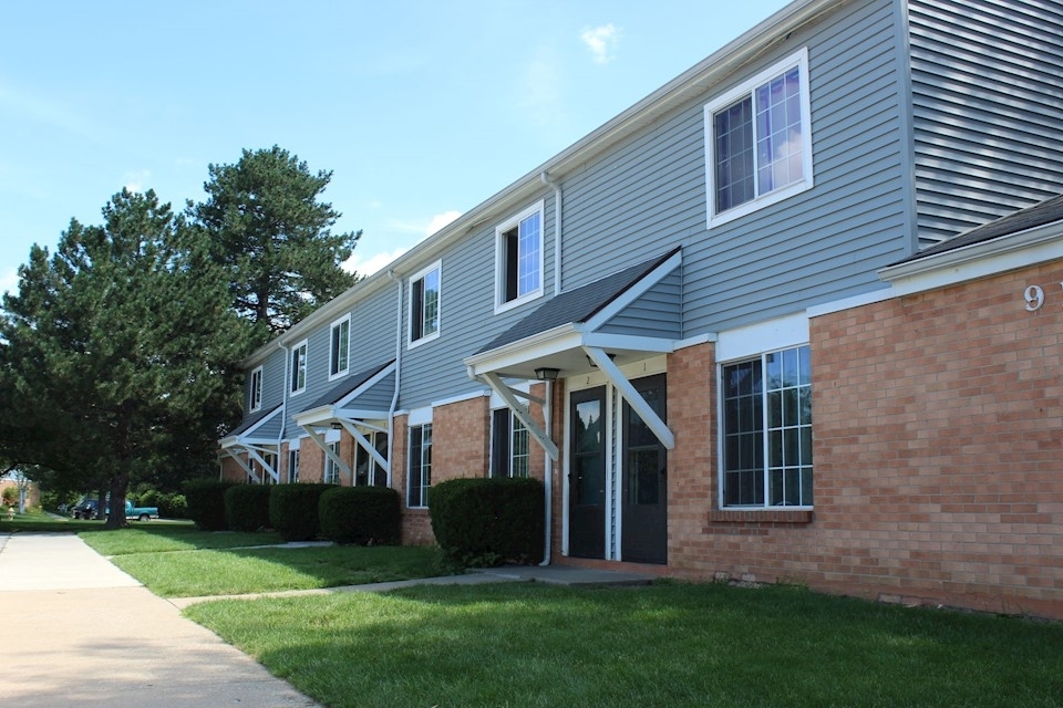 Hayes Meadow in Fremont, OH - Building Photo