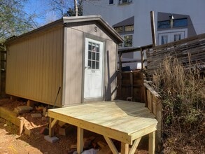 317 Nelms Ave NE in Atlanta, GA - Foto de edificio - Building Photo