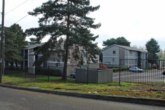 Village Garden Apartments in Portland, OR - Building Photo - Building Photo