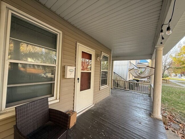 property at 717 E Jefferson St