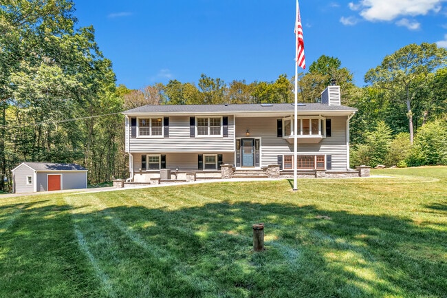 21 Greenbriar Rd in Oxford, CT - Building Photo - Building Photo