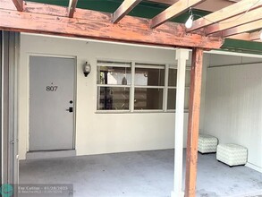 807 NE 22nd Dr-Unit -807 in Wilton Manors, FL - Building Photo - Building Photo