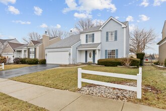 3245 Gresham Ln E in Aurora, IL - Building Photo - Building Photo