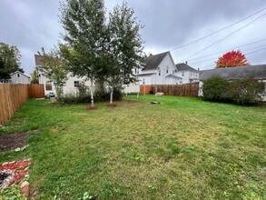 1012 S 4th Ave in Wausau, WI - Foto de edificio - Building Photo