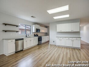 8307 Pine Meadow Dr in Converse, TX - Building Photo - Building Photo